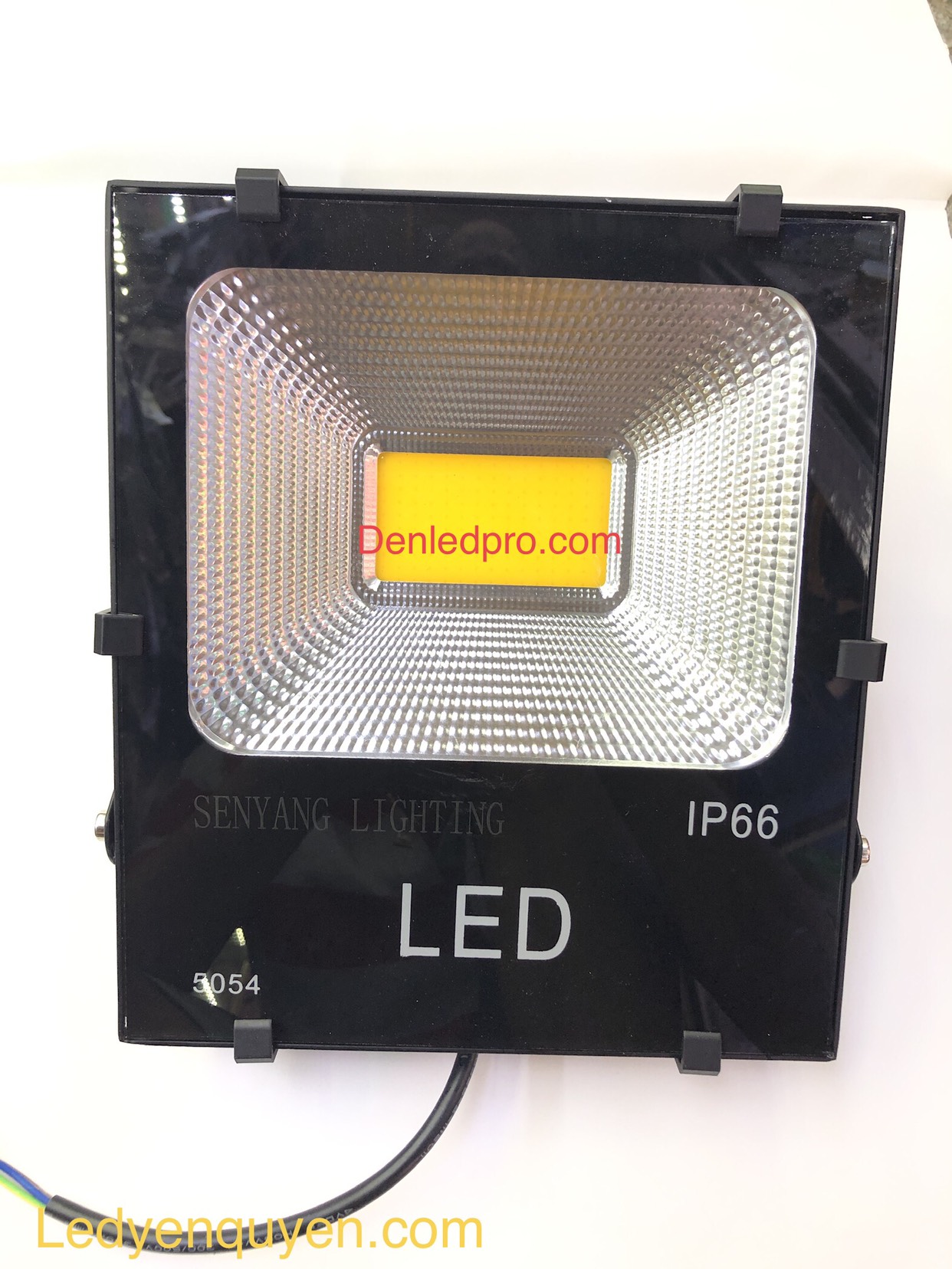 Äèn Pha LED 100W Senyang Light Äèn Pha LED 100W Senyang Light